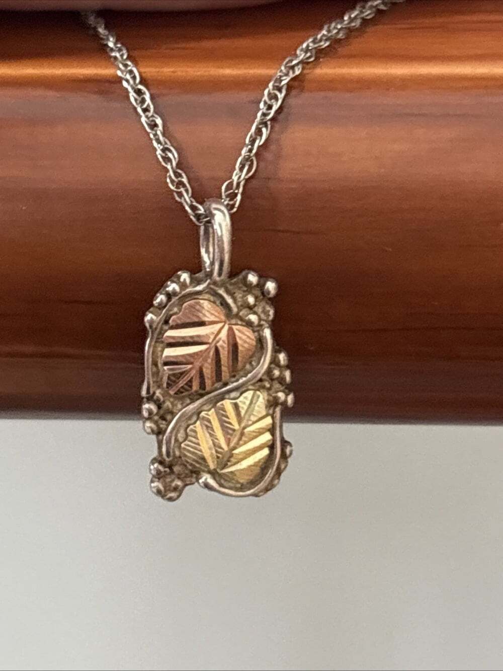 Coleman Co Black Hills Gold Sterling Necklace Pendant Leaves Rose Green Gold 18"
